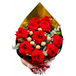 Buquê 8 Rosas Importadas + 8 Ferreros